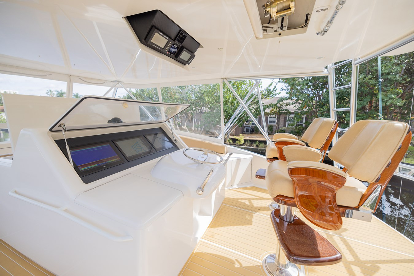 https://arconyachts.ams3.digitaloceanspaces.com/102822/conversions/large_4039953-optimize.jpg