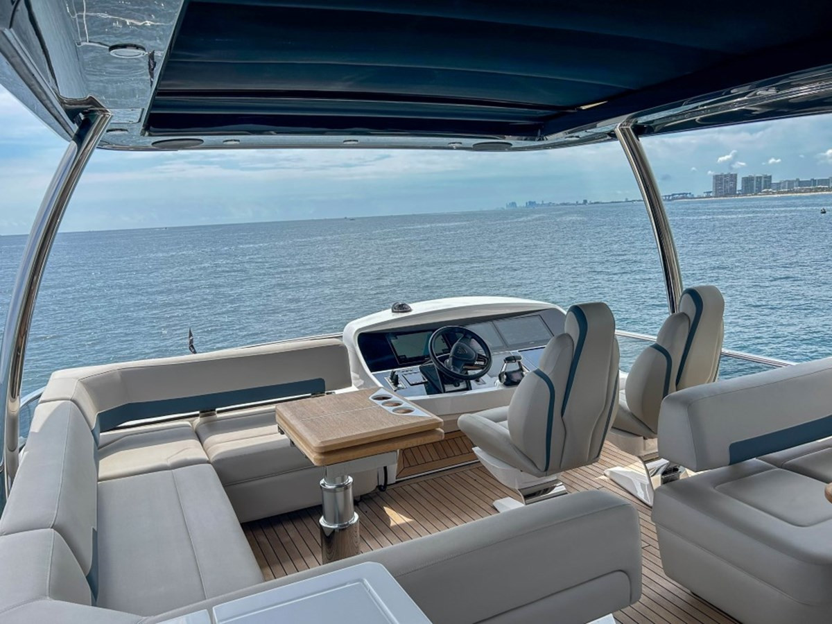 https://arconyachts.ams3.digitaloceanspaces.com/102899/conversions/large_4133875-optimize.jpg