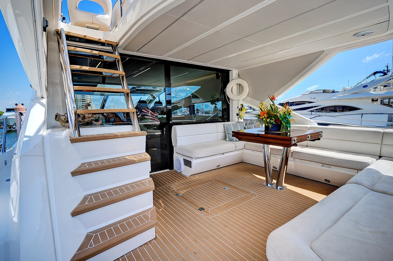 https://arconyachts.ams3.digitaloceanspaces.com/102962/conversions/large_4178457-optimize.jpg