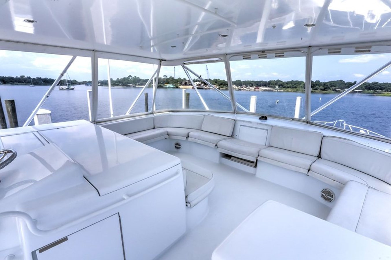 https://arconyachts.ams3.digitaloceanspaces.com/102982/conversions/large_4184031-optimize.jpg