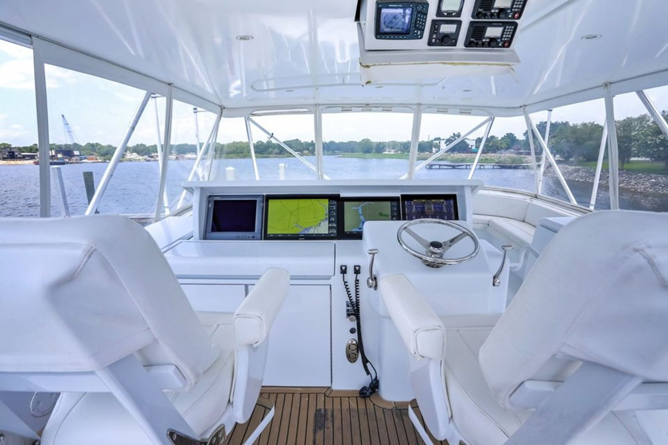 https://arconyachts.ams3.digitaloceanspaces.com/102984/conversions/large_4184032-optimize.jpg