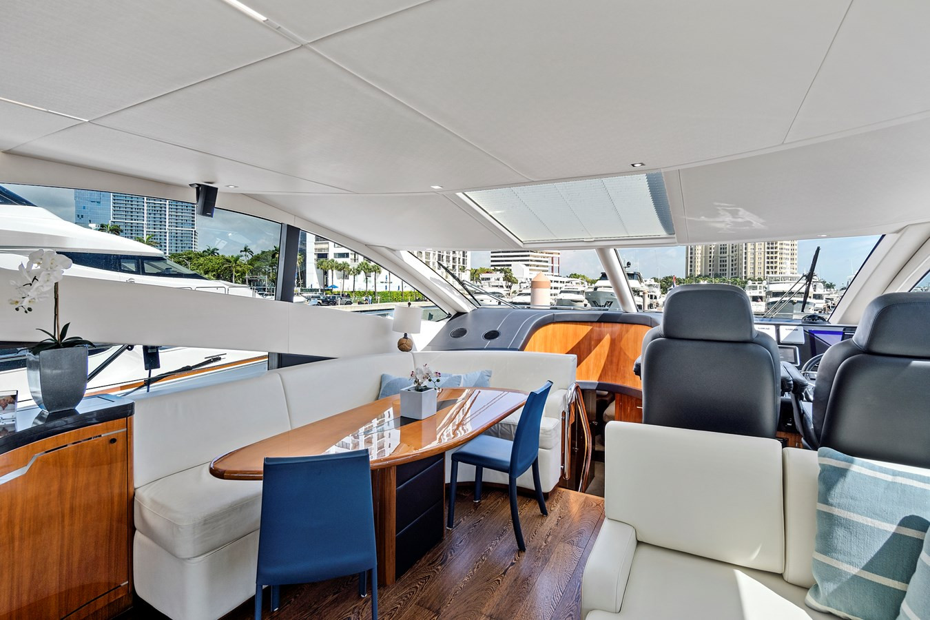 https://arconyachts.ams3.digitaloceanspaces.com/103016/conversions/large_4178475-optimize.jpg