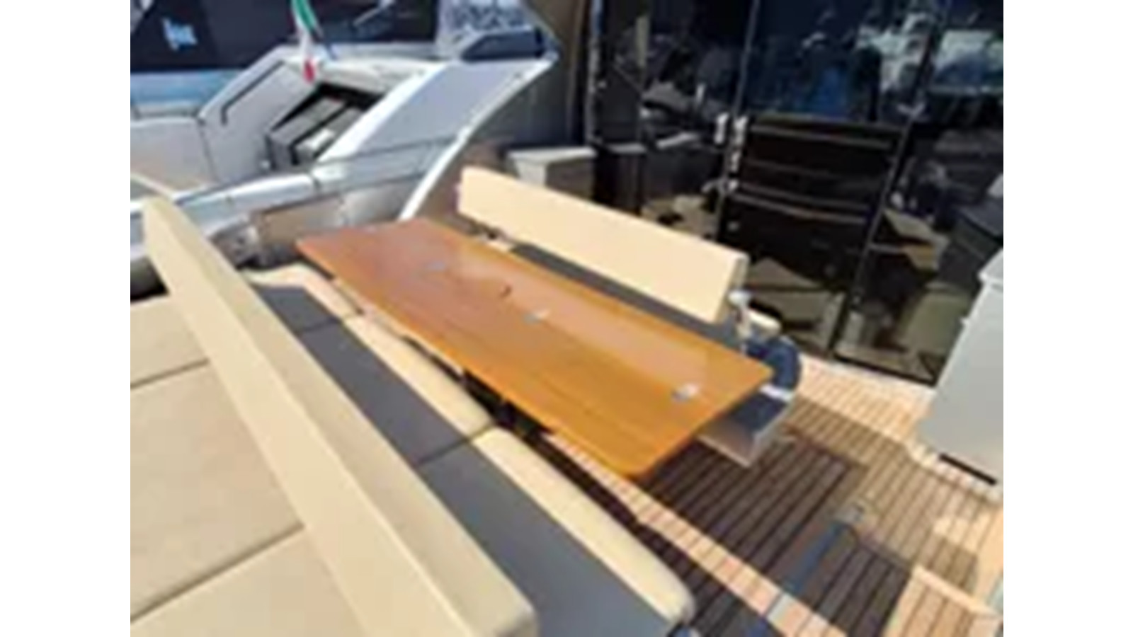 https://arconyachts.ams3.digitaloceanspaces.com/103091/conversions/large_4292952-optimize.jpg