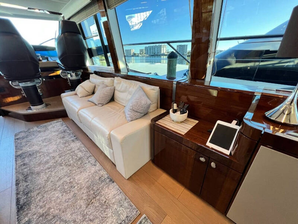 https://arconyachts.ams3.digitaloceanspaces.com/103132/conversions/large_4384803-optimize.jpg