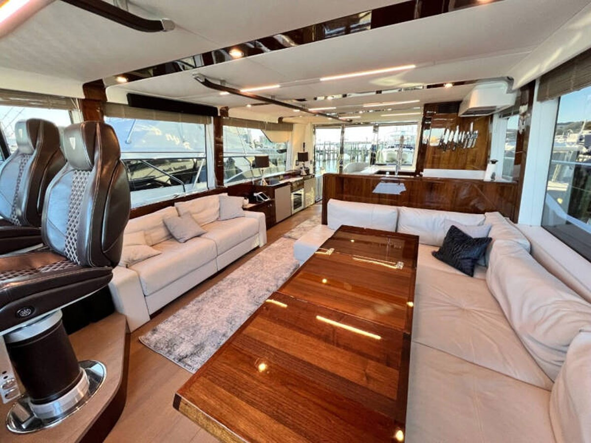 https://arconyachts.ams3.digitaloceanspaces.com/103143/conversions/large_4384807-optimize.jpg