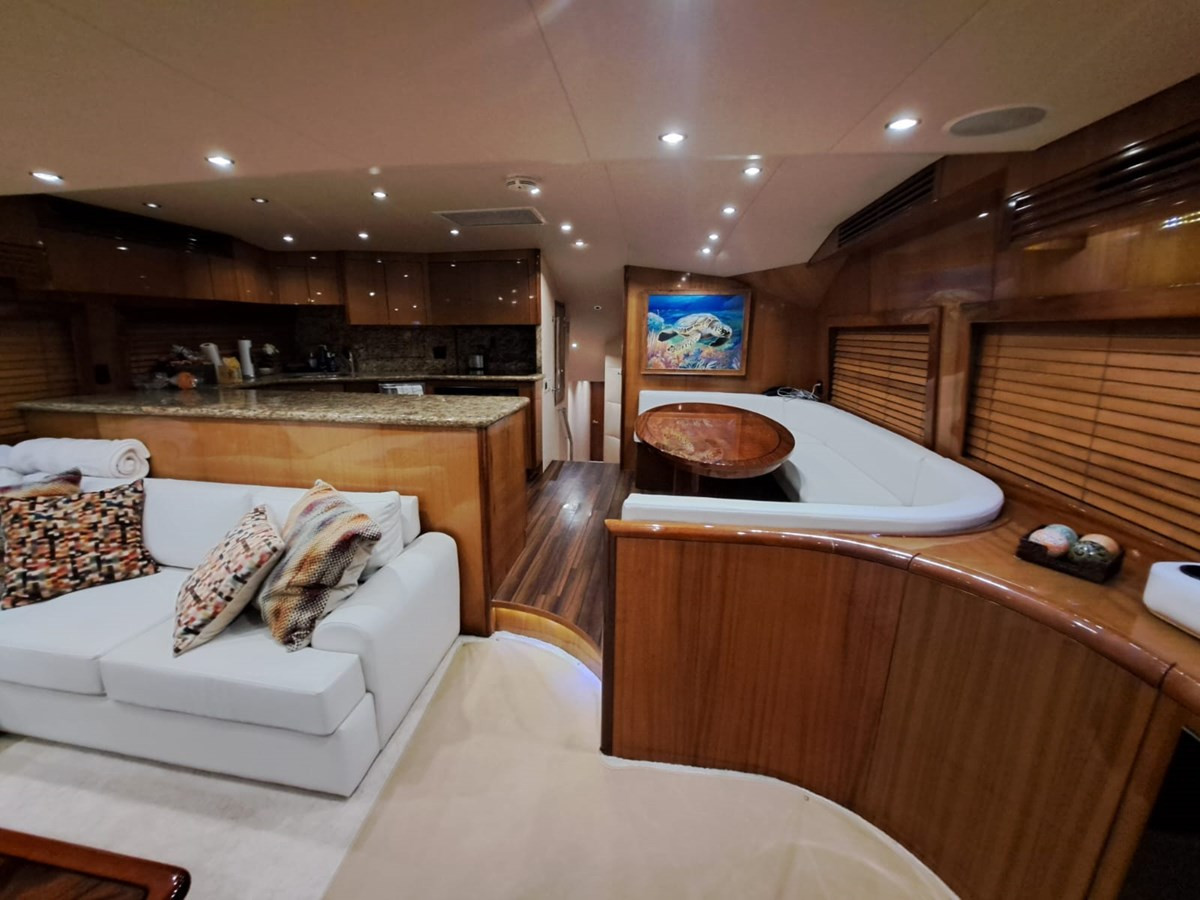 https://arconyachts.ams3.digitaloceanspaces.com/103148/conversions/large_4386755-optimize.jpg