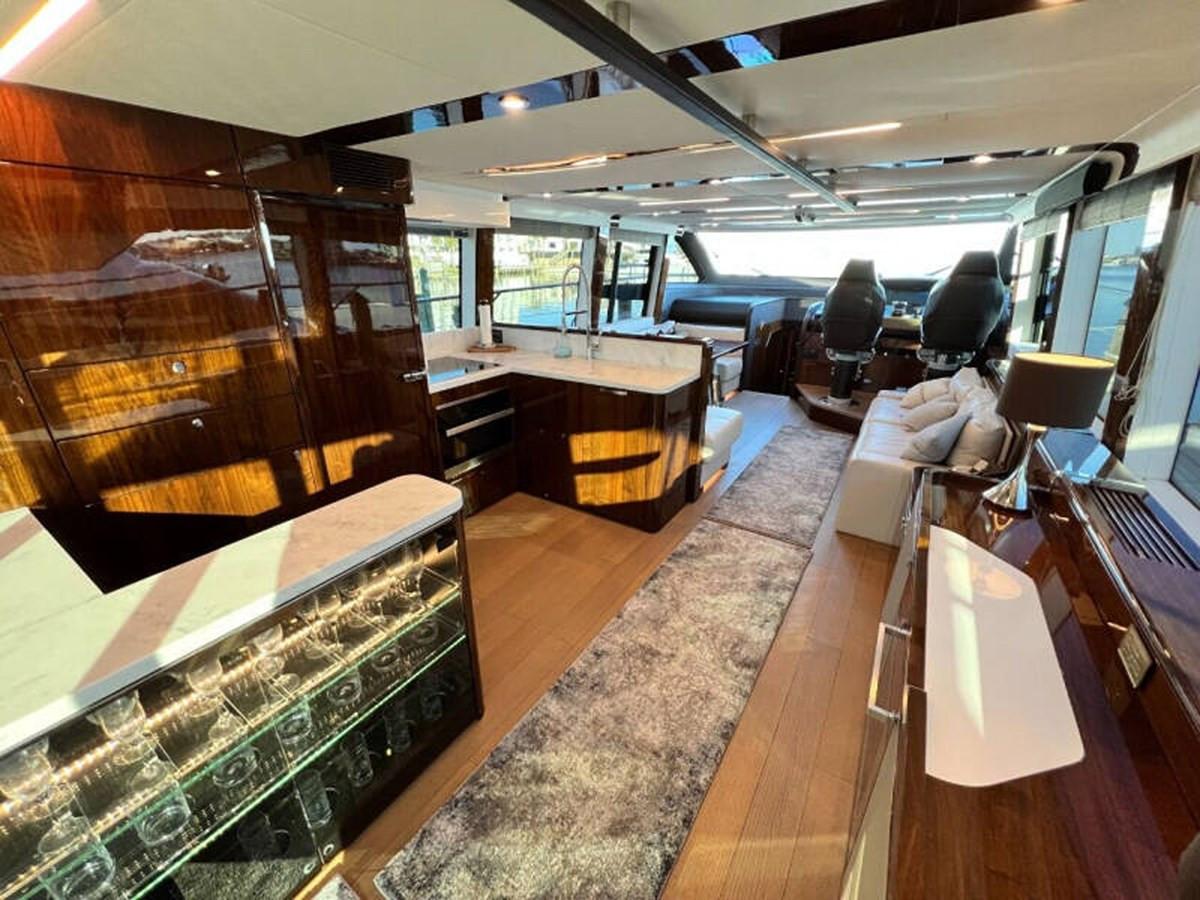 https://arconyachts.ams3.digitaloceanspaces.com/103149/conversions/large_4384809-optimize.jpg