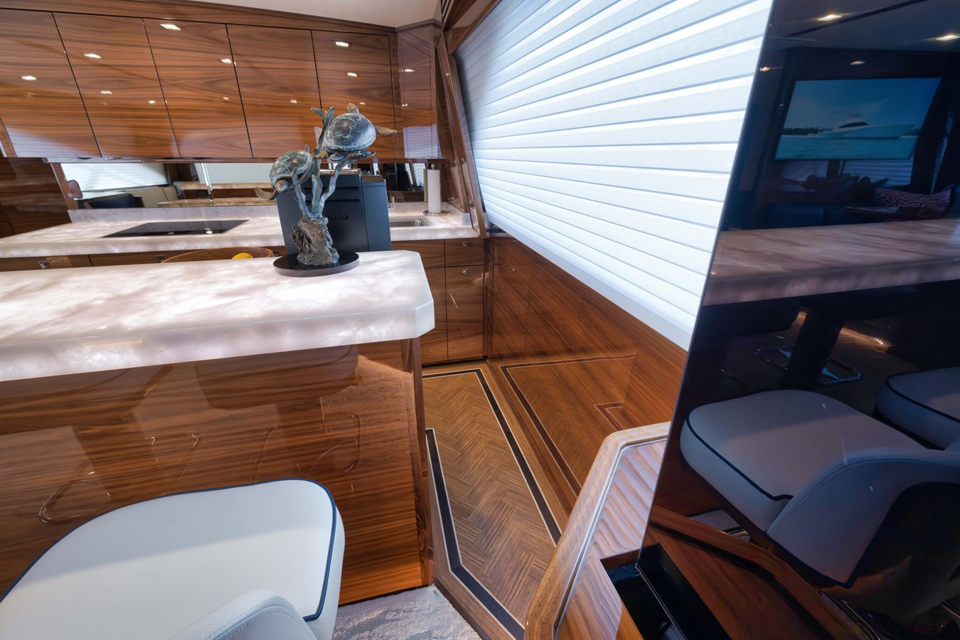 https://arconyachts.ams3.digitaloceanspaces.com/103152/conversions/large_4367376-optimize.jpg