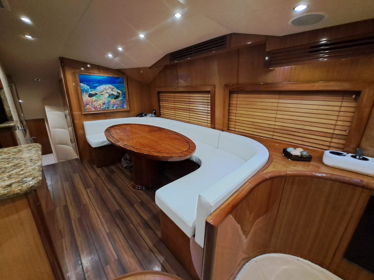 https://arconyachts.ams3.digitaloceanspaces.com/103160/conversions/large_4386754-optimize.jpg