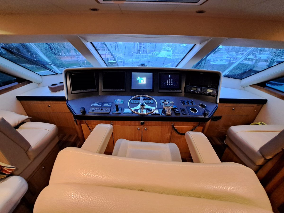https://arconyachts.ams3.digitaloceanspaces.com/103171/conversions/large_4386766-optimize.jpg