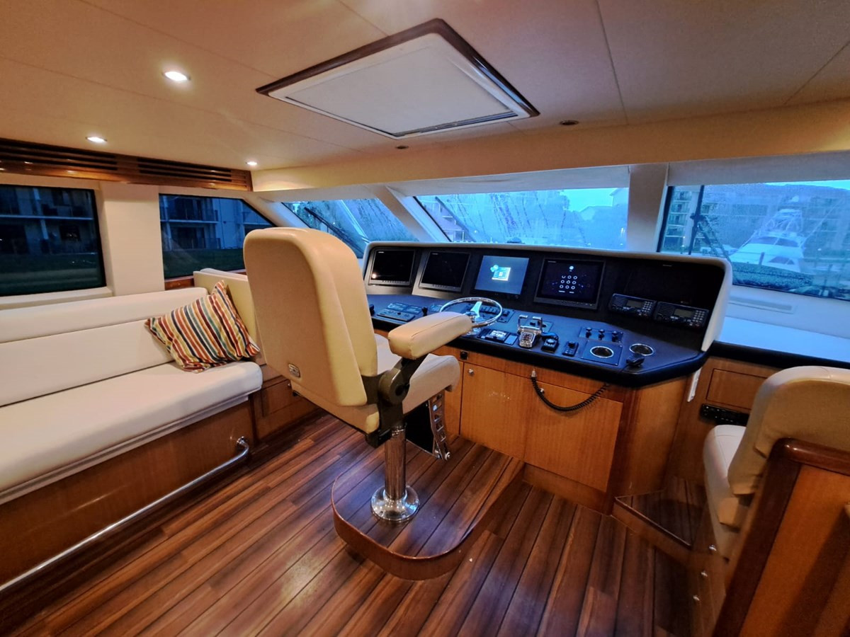 https://arconyachts.ams3.digitaloceanspaces.com/103177/conversions/large_4386763-optimize.jpg