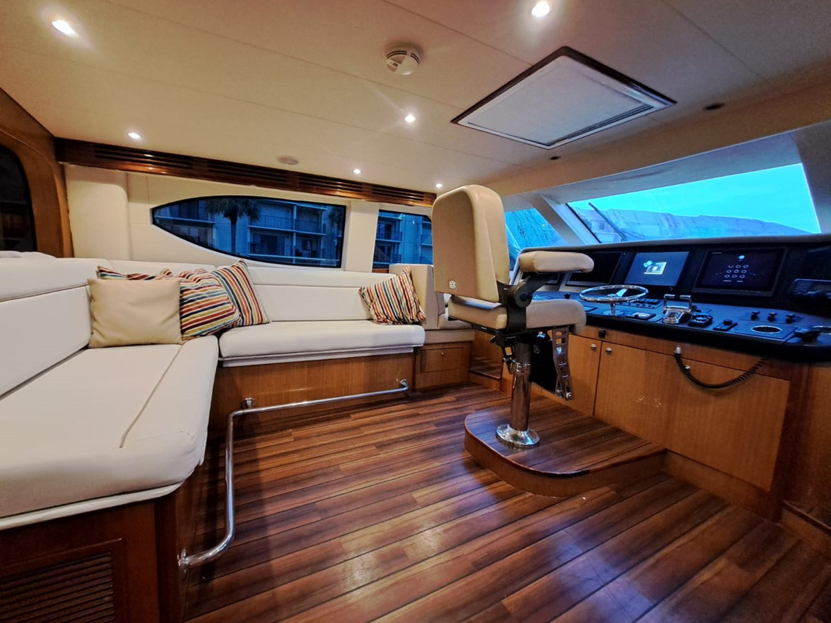 https://arconyachts.ams3.digitaloceanspaces.com/103180/conversions/large_4386764-optimize.jpg