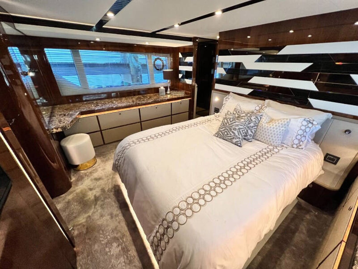 https://arconyachts.ams3.digitaloceanspaces.com/103236/conversions/large_4384838-optimize.jpg