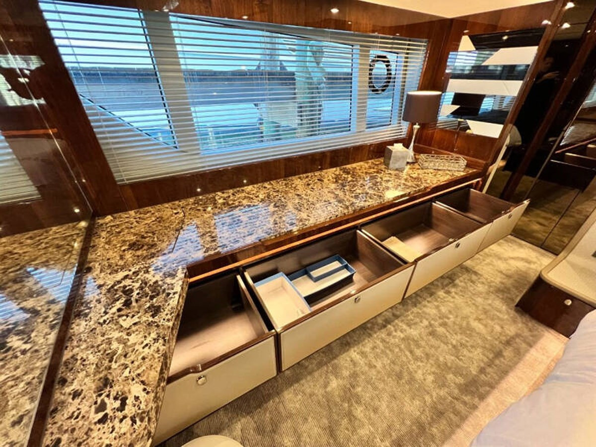 https://arconyachts.ams3.digitaloceanspaces.com/103239/conversions/large_4384839-optimize.jpg