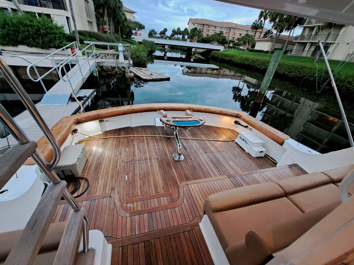https://arconyachts.ams3.digitaloceanspaces.com/103240/conversions/large_4386761-optimize.jpg