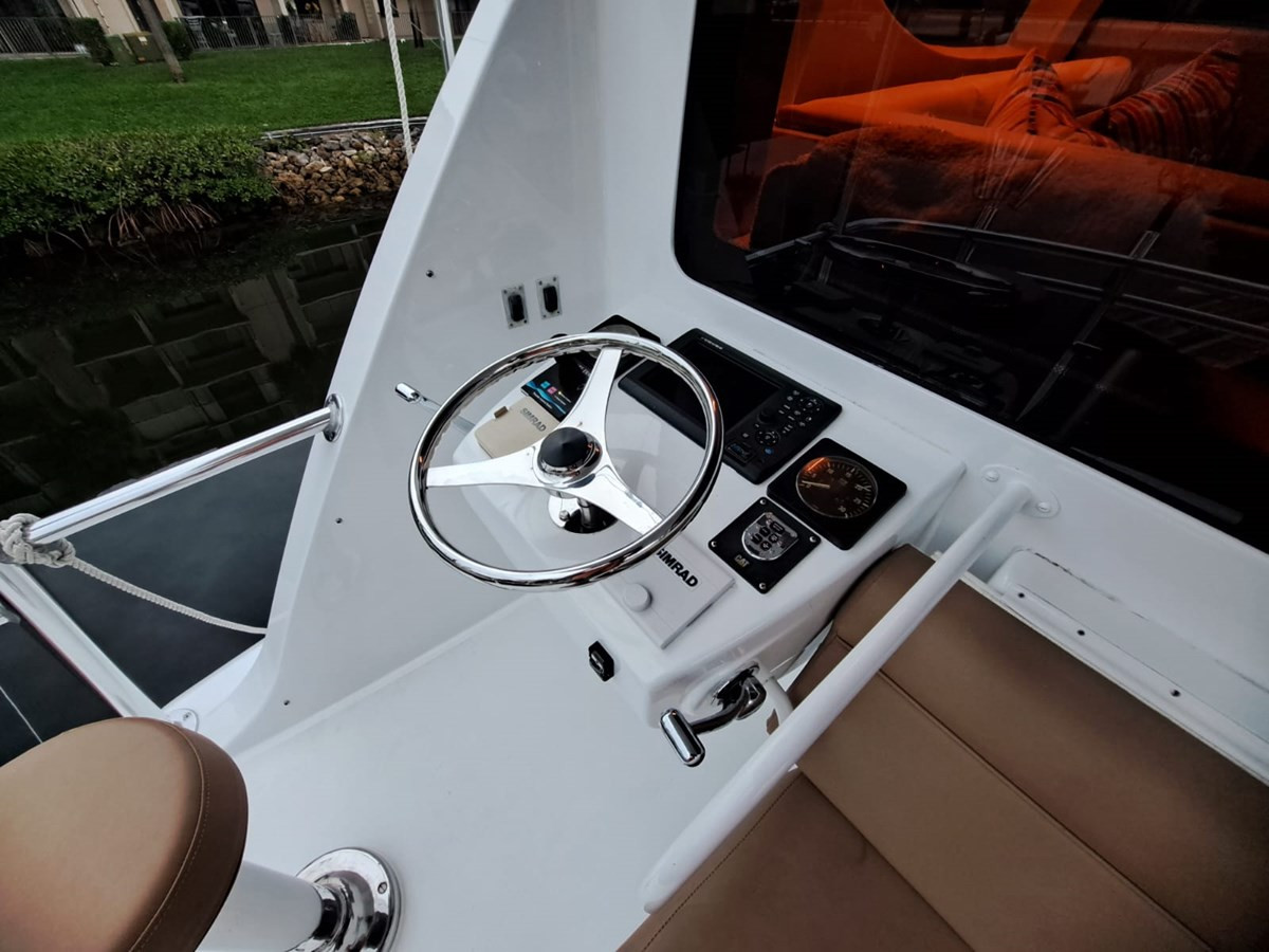 https://arconyachts.ams3.digitaloceanspaces.com/103264/conversions/large_4386770-optimize.jpg