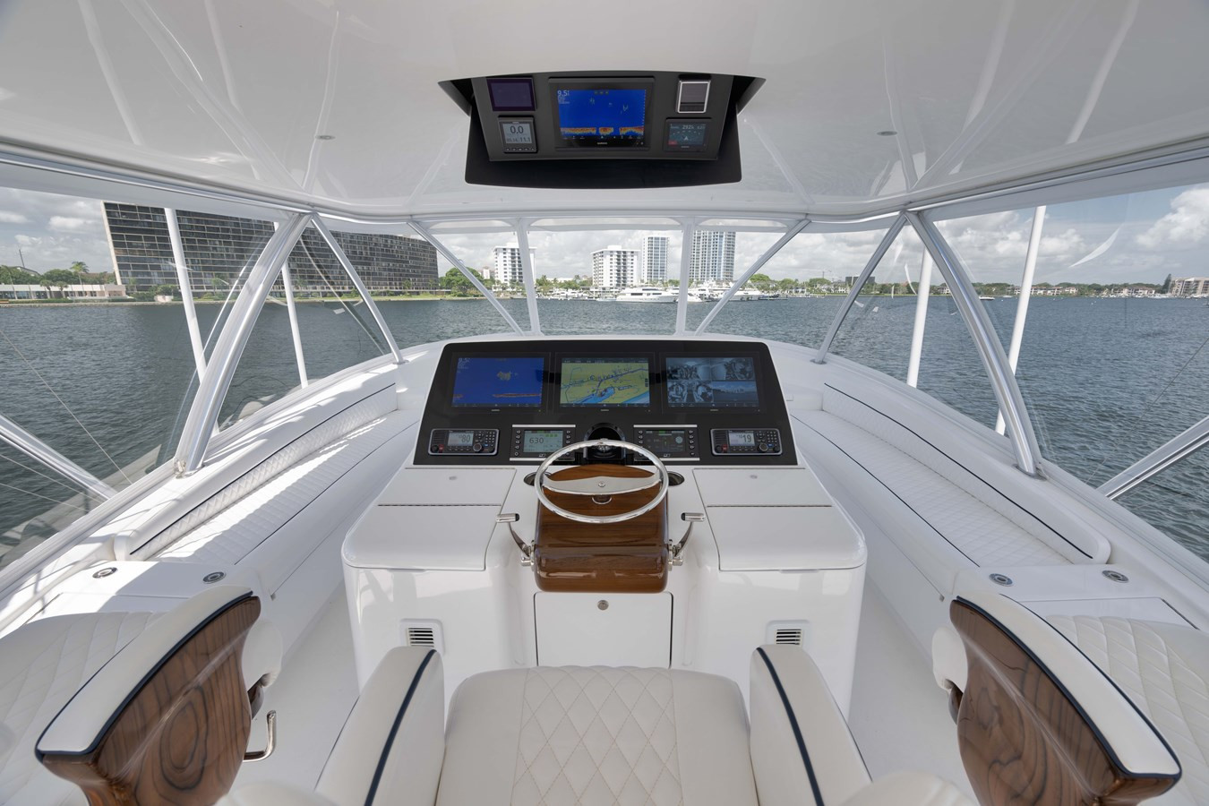 https://arconyachts.ams3.digitaloceanspaces.com/103269/conversions/large_4367358-optimize.jpg