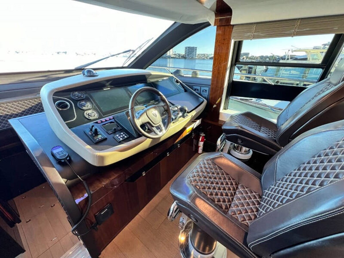 https://arconyachts.ams3.digitaloceanspaces.com/103277/conversions/large_4384852-optimize.jpg