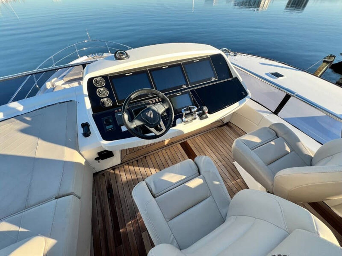 https://arconyachts.ams3.digitaloceanspaces.com/103292/conversions/large_4384857-optimize.jpg