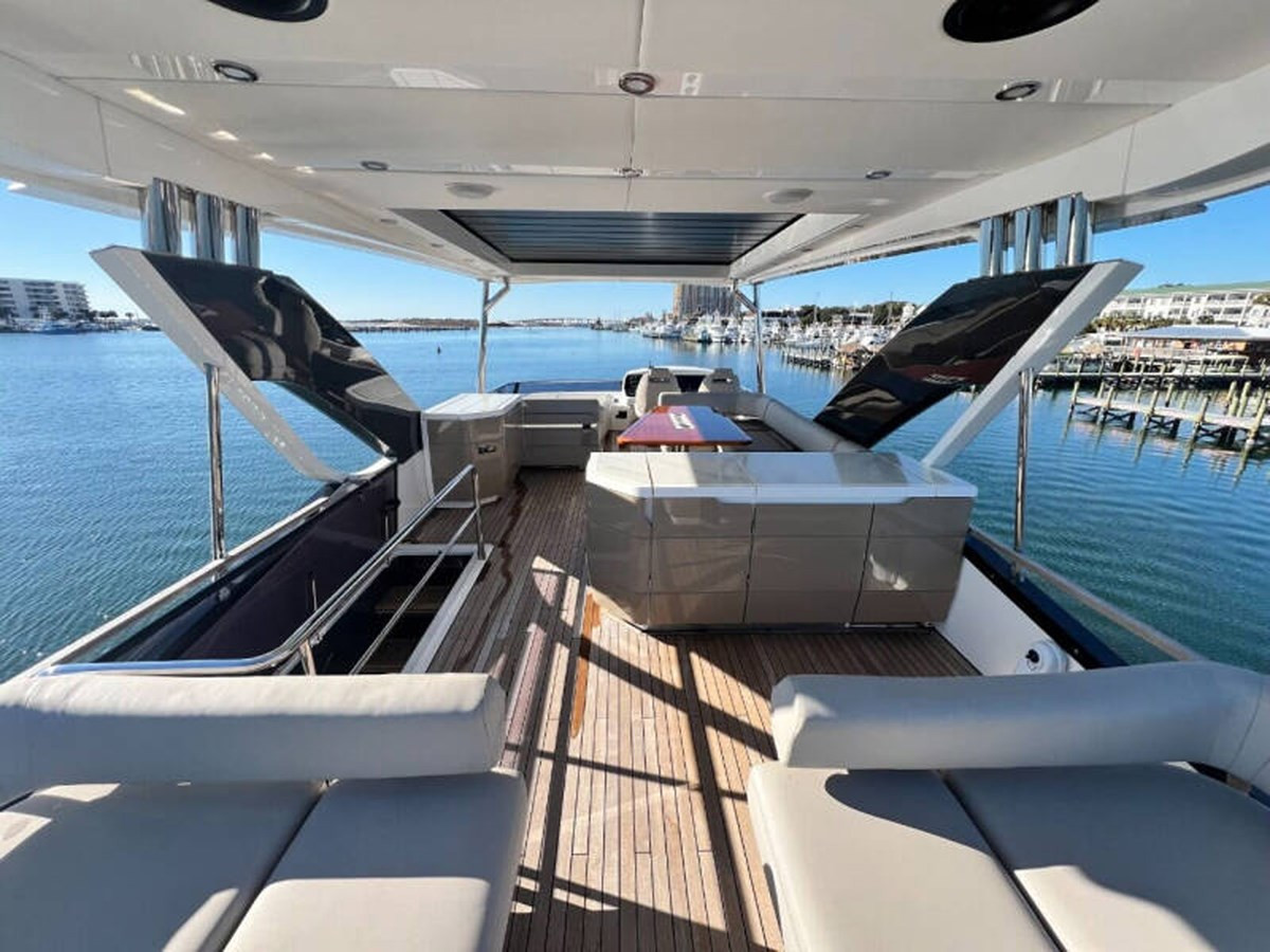 https://arconyachts.ams3.digitaloceanspaces.com/103313/conversions/large_4384865-optimize.jpg