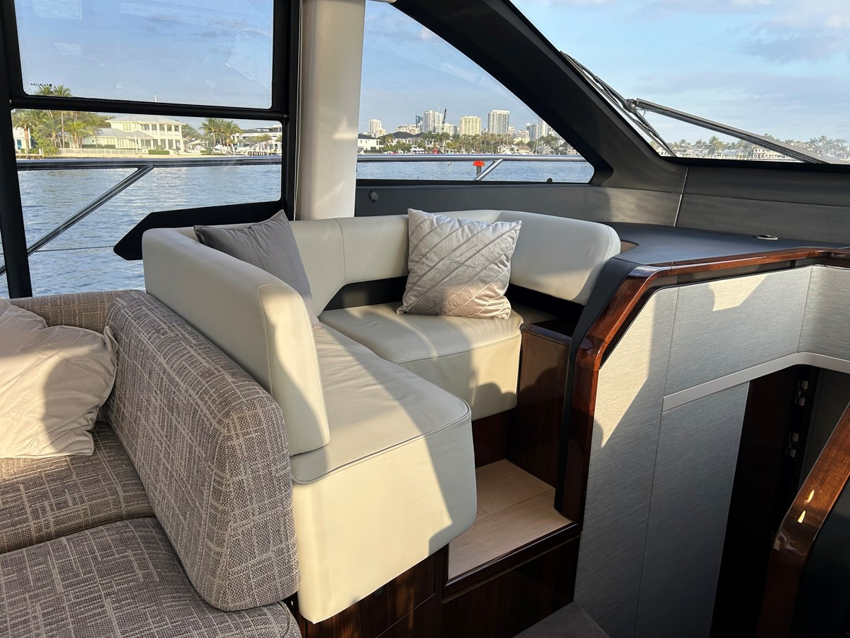 https://arconyachts.ams3.digitaloceanspaces.com/103458/conversions/large_4602947-optimize.jpg
