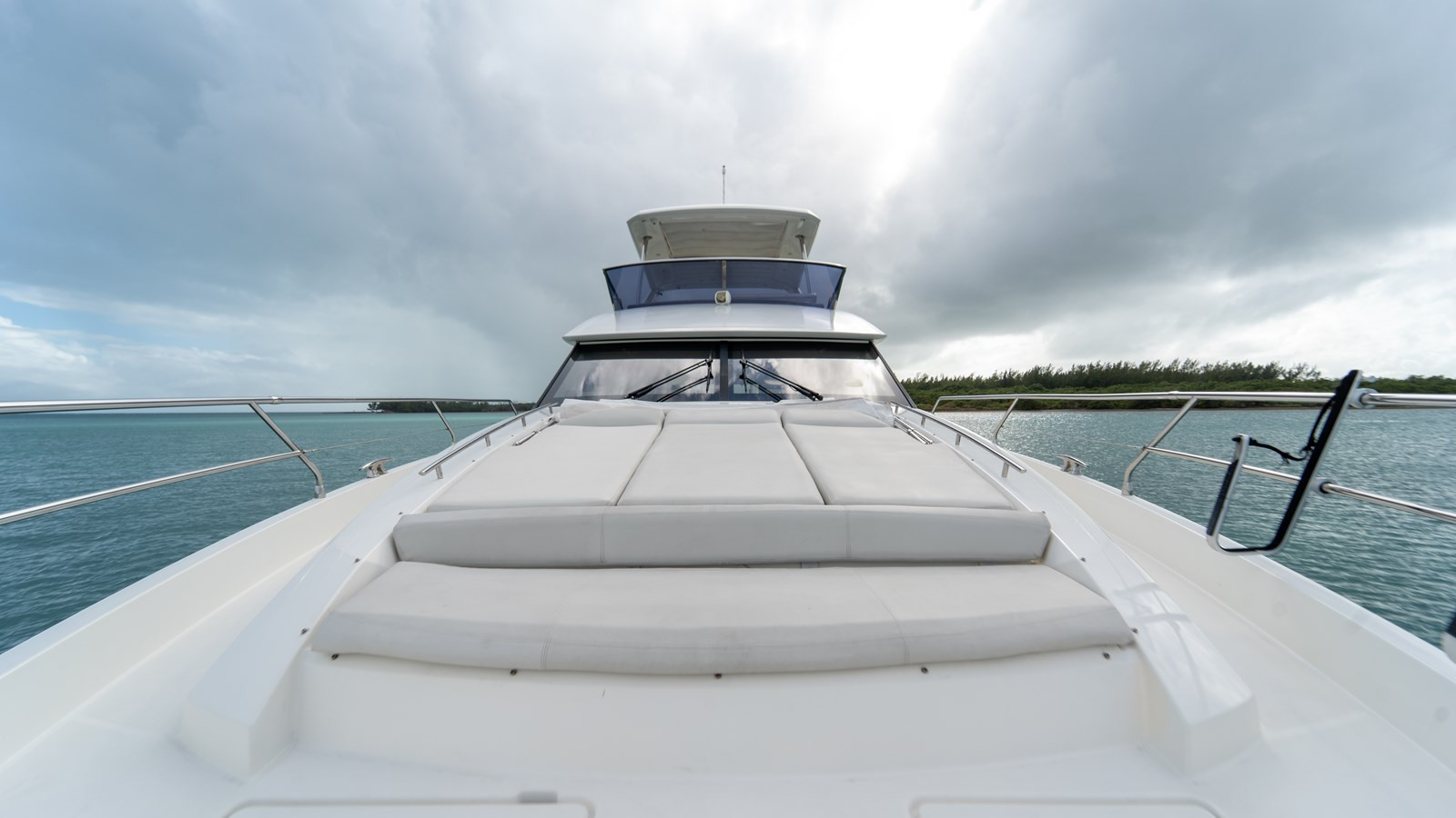 https://arconyachts.ams3.digitaloceanspaces.com/103511/conversions/large_4514303-optimize.jpg