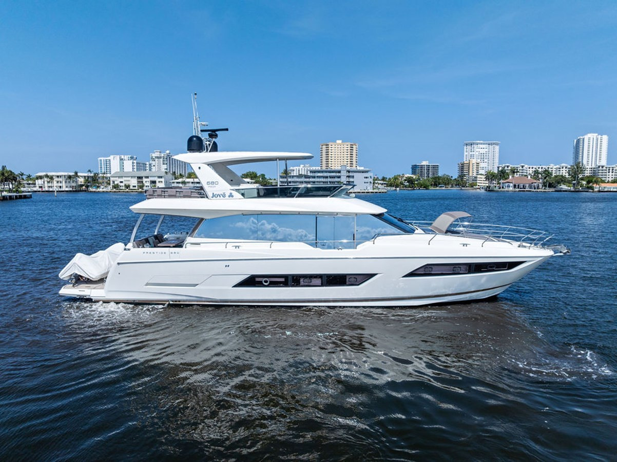 https://arconyachts.ams3.digitaloceanspaces.com/103539/conversions/large_4682430-optimize.jpg