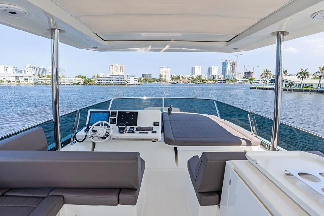 https://arconyachts.ams3.digitaloceanspaces.com/103585/conversions/large_4682445-optimize.jpg
