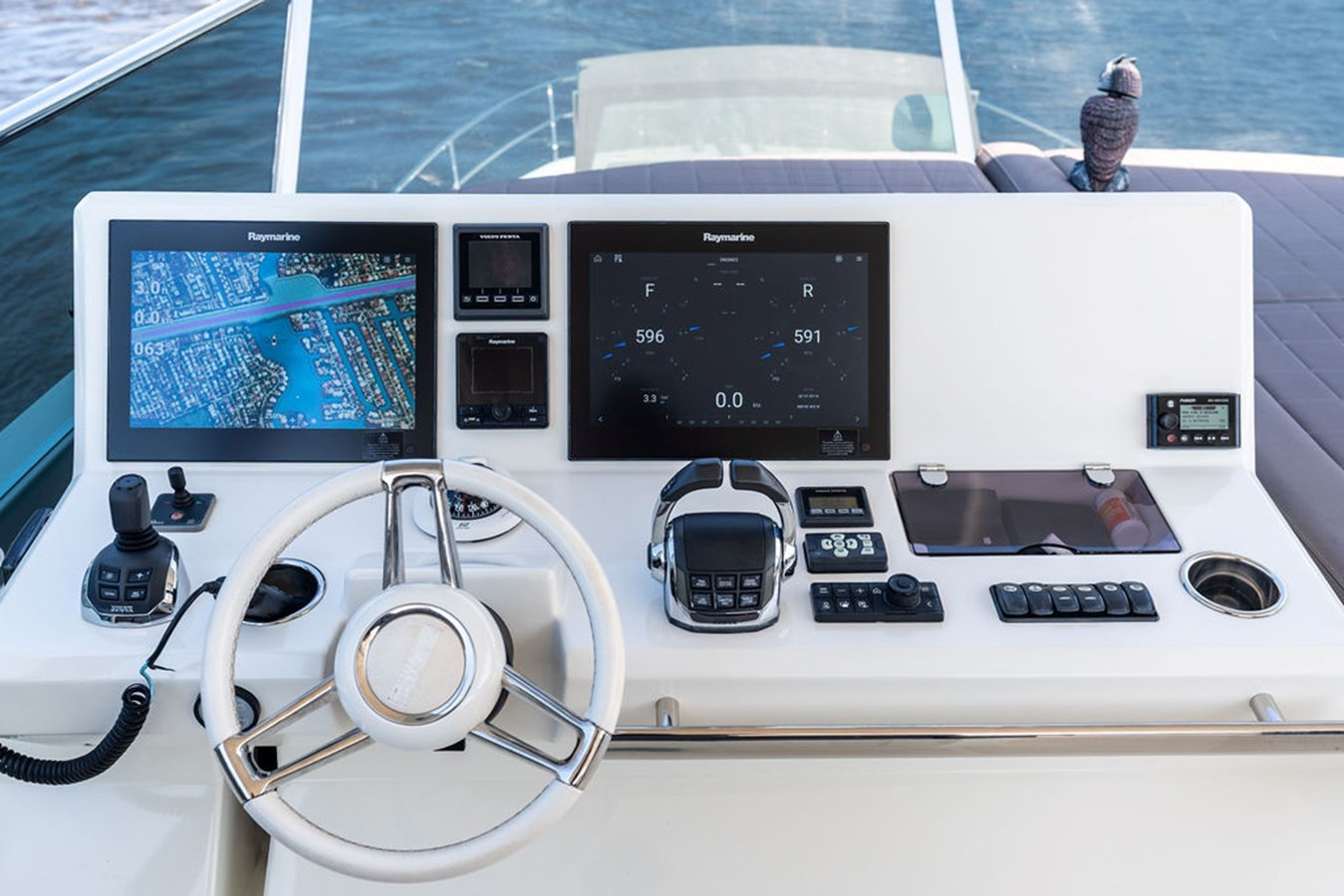 https://arconyachts.ams3.digitaloceanspaces.com/103595/conversions/large_4682448-optimize.jpg