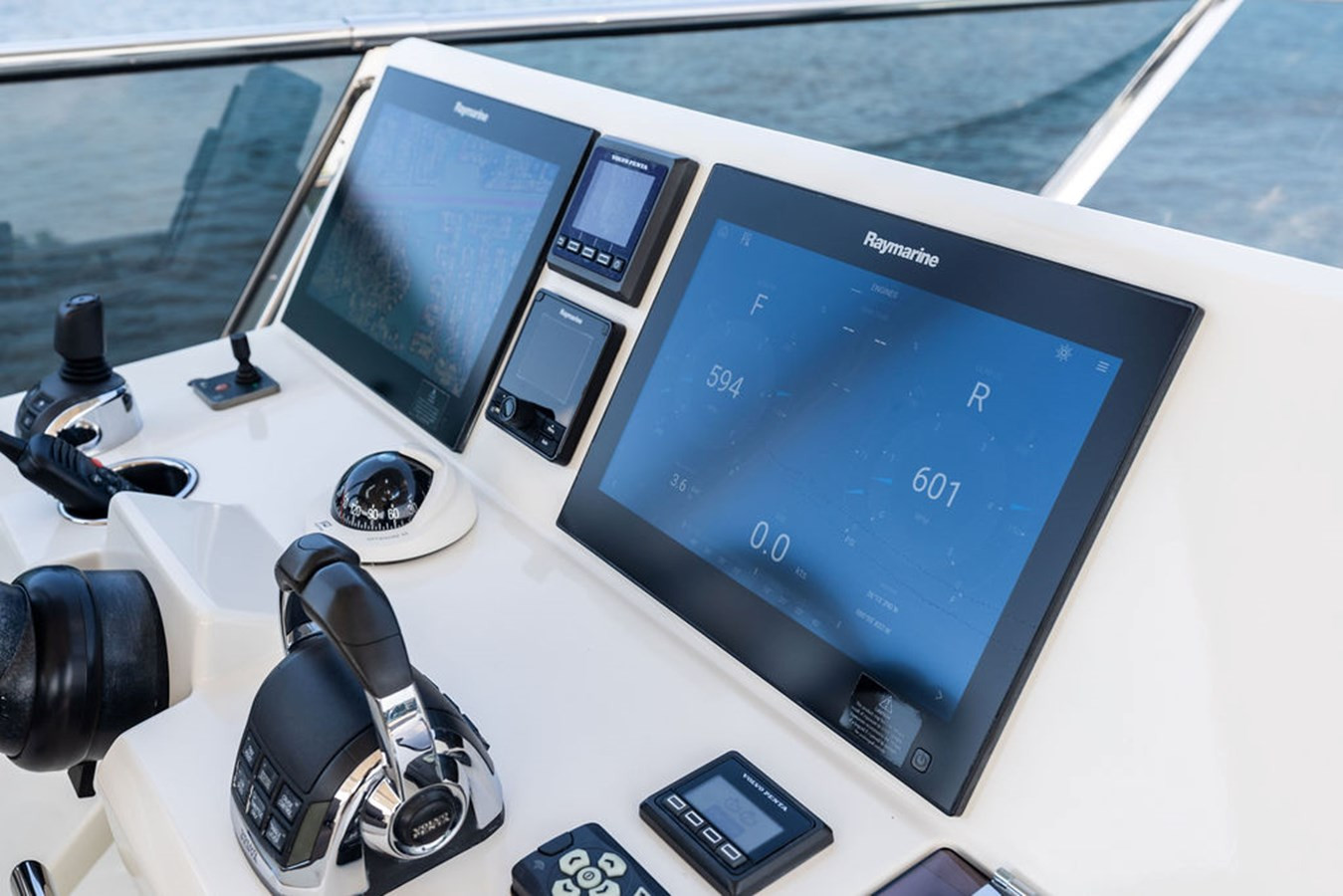 https://arconyachts.ams3.digitaloceanspaces.com/103598/conversions/large_4682449-optimize.jpg