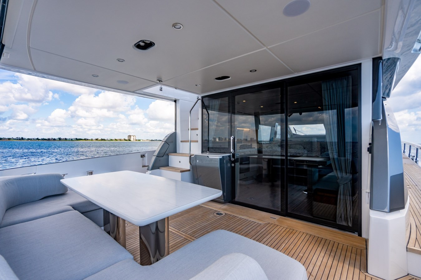 https://arconyachts.ams3.digitaloceanspaces.com/103609/conversions/large_4689171-optimize.jpg
