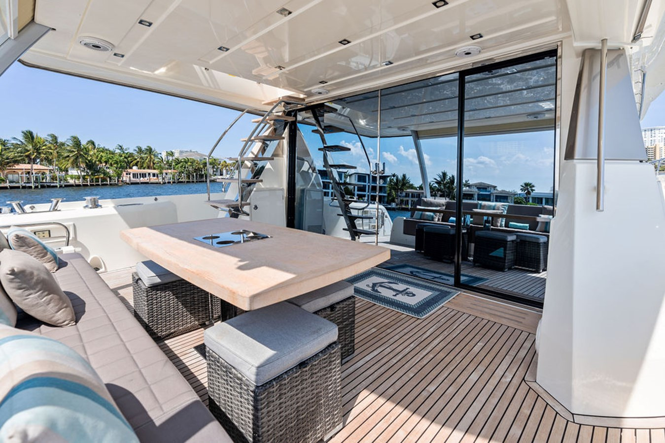 https://arconyachts.ams3.digitaloceanspaces.com/103620/conversions/large_4682458-optimize.jpg