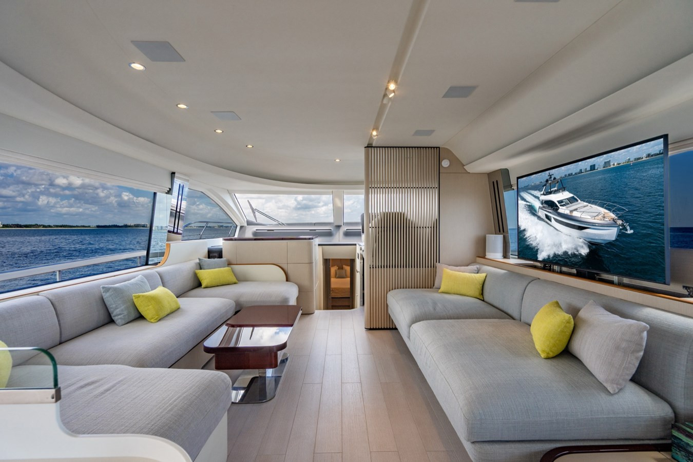 https://arconyachts.ams3.digitaloceanspaces.com/103627/conversions/large_4689177-optimize.jpg