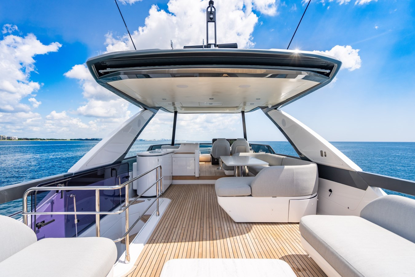 https://arconyachts.ams3.digitaloceanspaces.com/103672/conversions/large_4689195-optimize.jpg