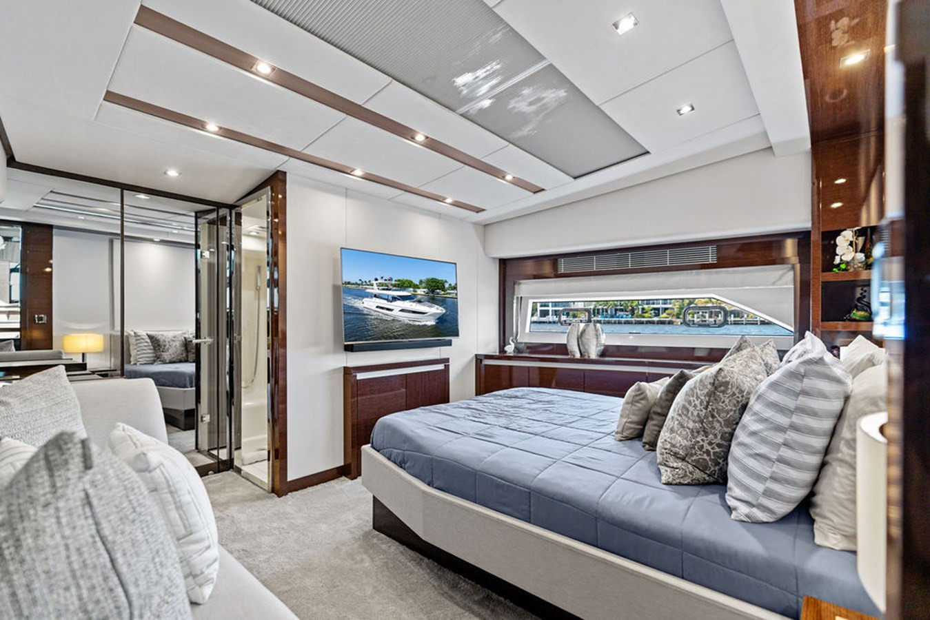 https://arconyachts.ams3.digitaloceanspaces.com/103681/conversions/large_4682481-optimize.jpg