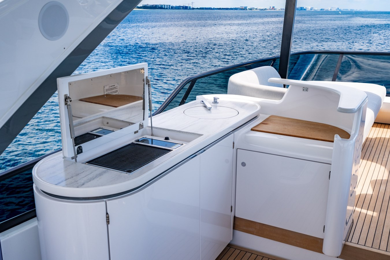 https://arconyachts.ams3.digitaloceanspaces.com/103684/conversions/large_4689199-optimize.jpg