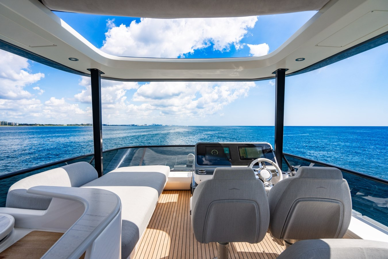 https://arconyachts.ams3.digitaloceanspaces.com/103692/conversions/large_4689201-optimize.jpg