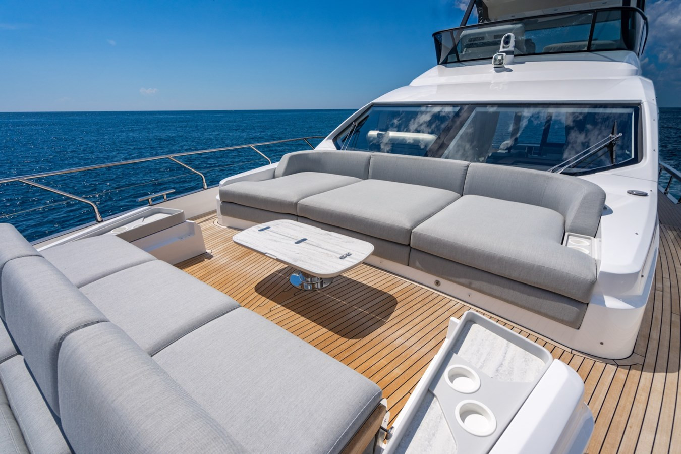 https://arconyachts.ams3.digitaloceanspaces.com/103698/conversions/large_4689203-optimize.jpg