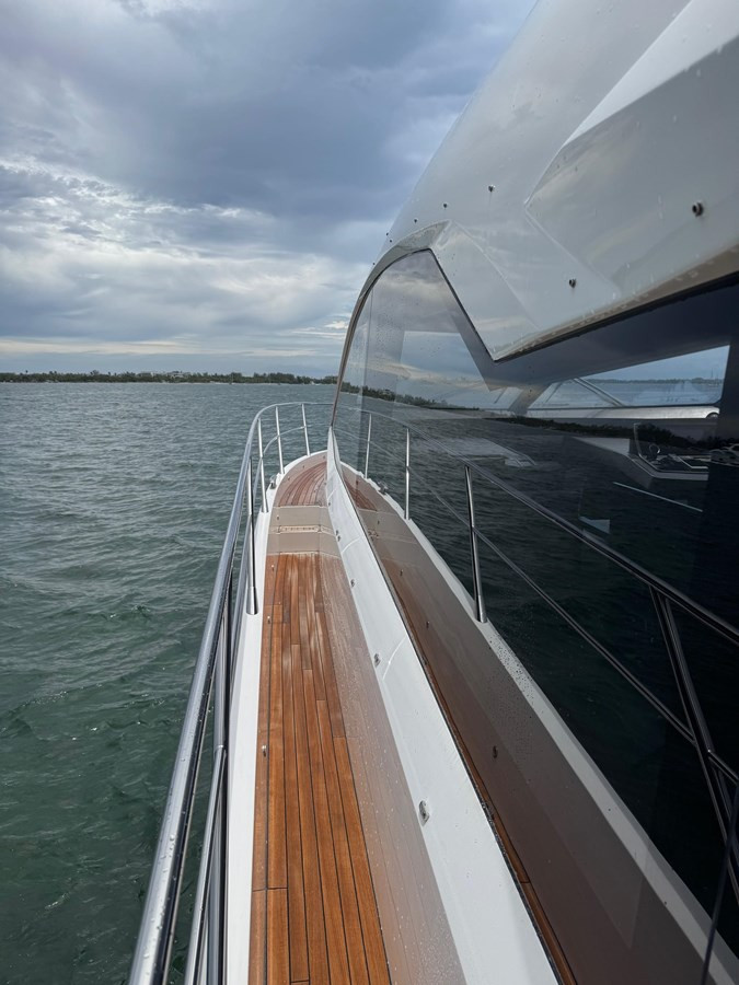 https://arconyachts.ams3.digitaloceanspaces.com/103735/conversions/large_4710280-optimize.jpg
