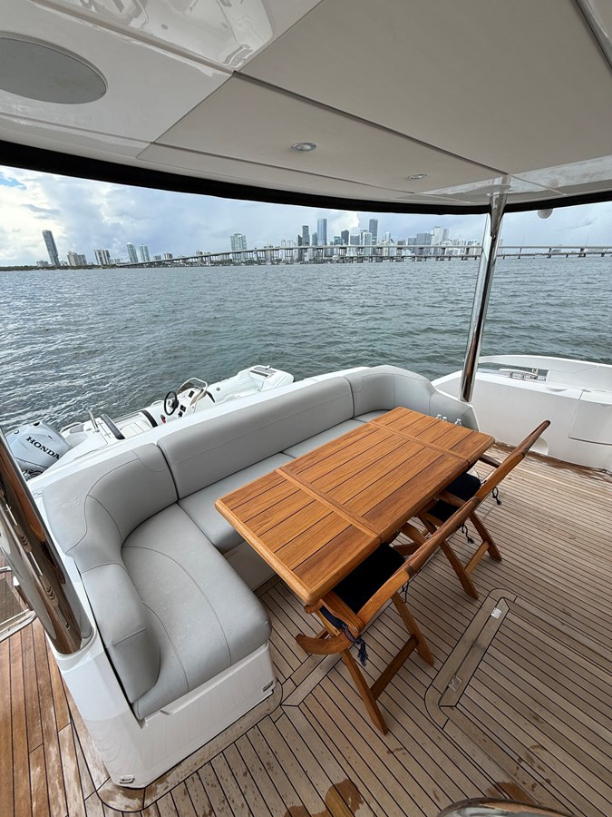 https://arconyachts.ams3.digitaloceanspaces.com/103741/conversions/large_4710283-optimize.jpg