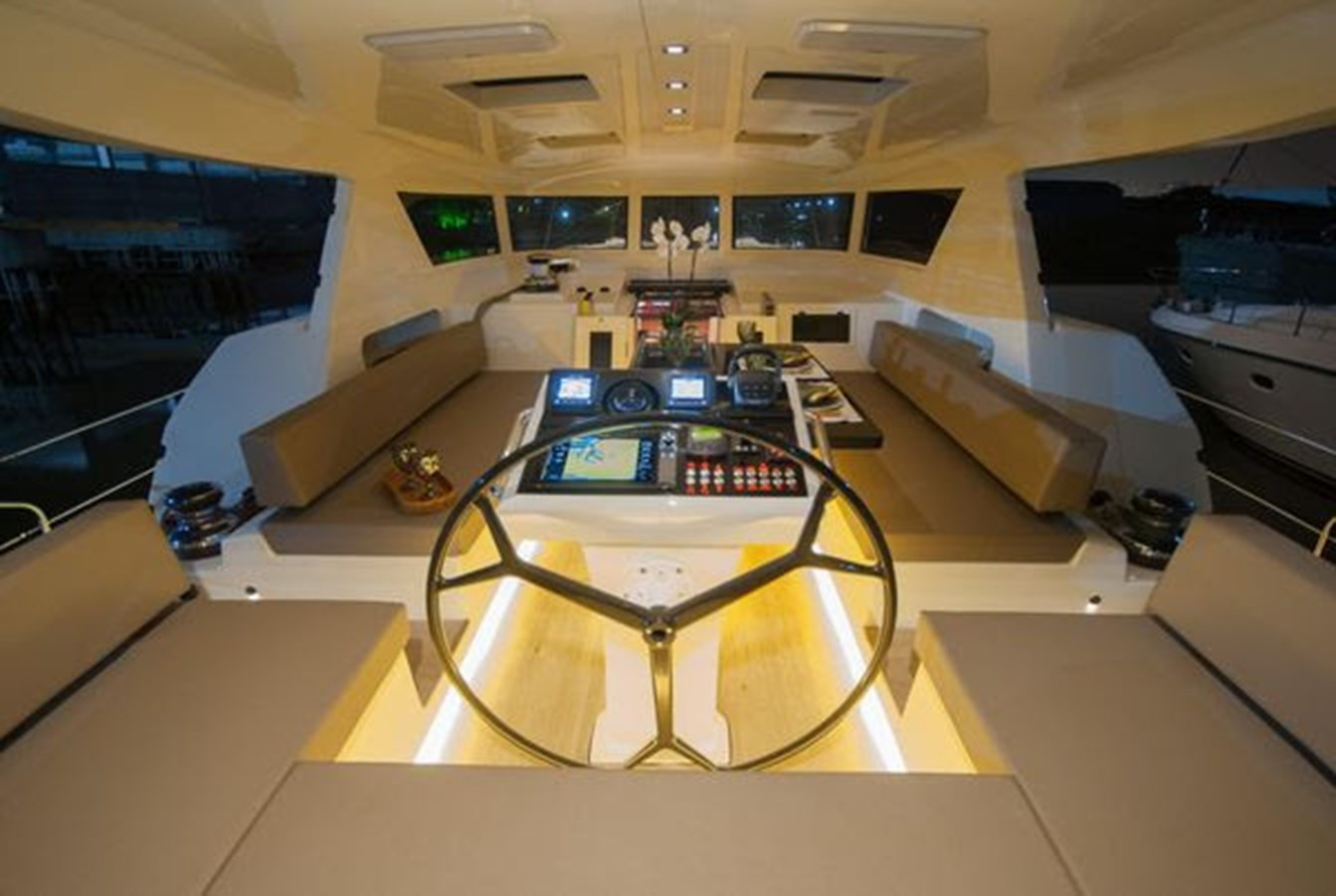 https://arconyachts.ams3.digitaloceanspaces.com/103777/conversions/large_4736792-optimize.jpg
