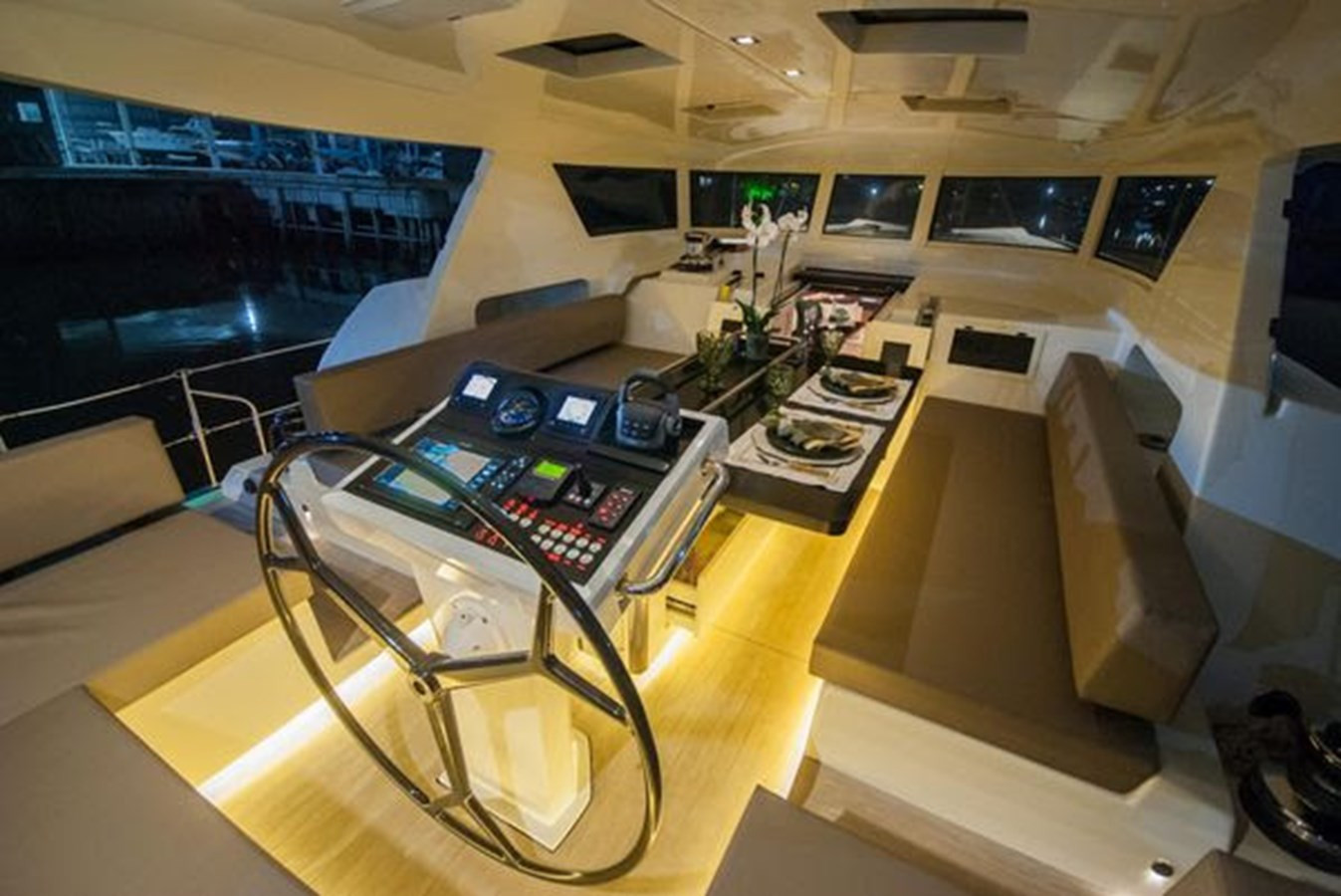 https://arconyachts.ams3.digitaloceanspaces.com/103781/conversions/large_4736793-optimize.jpg