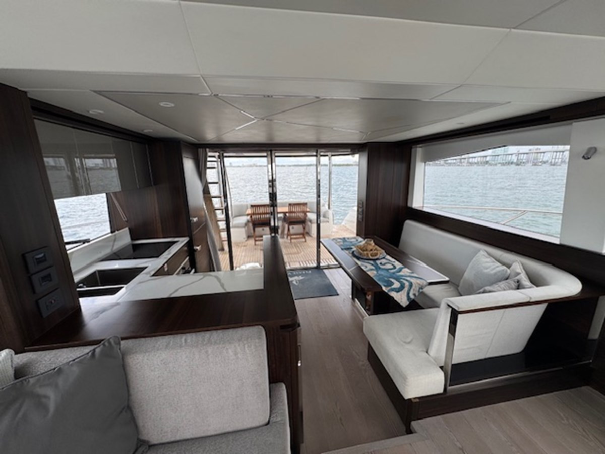 https://arconyachts.ams3.digitaloceanspaces.com/103785/conversions/large_4710299-optimize.jpg