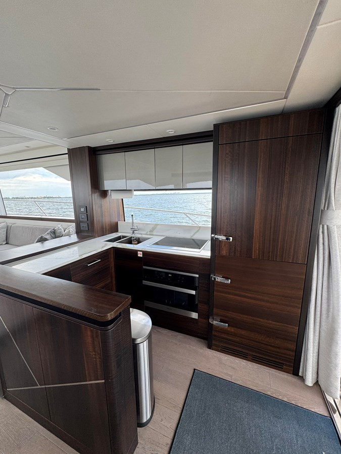 https://arconyachts.ams3.digitaloceanspaces.com/103826/conversions/large_4710313-optimize.jpg