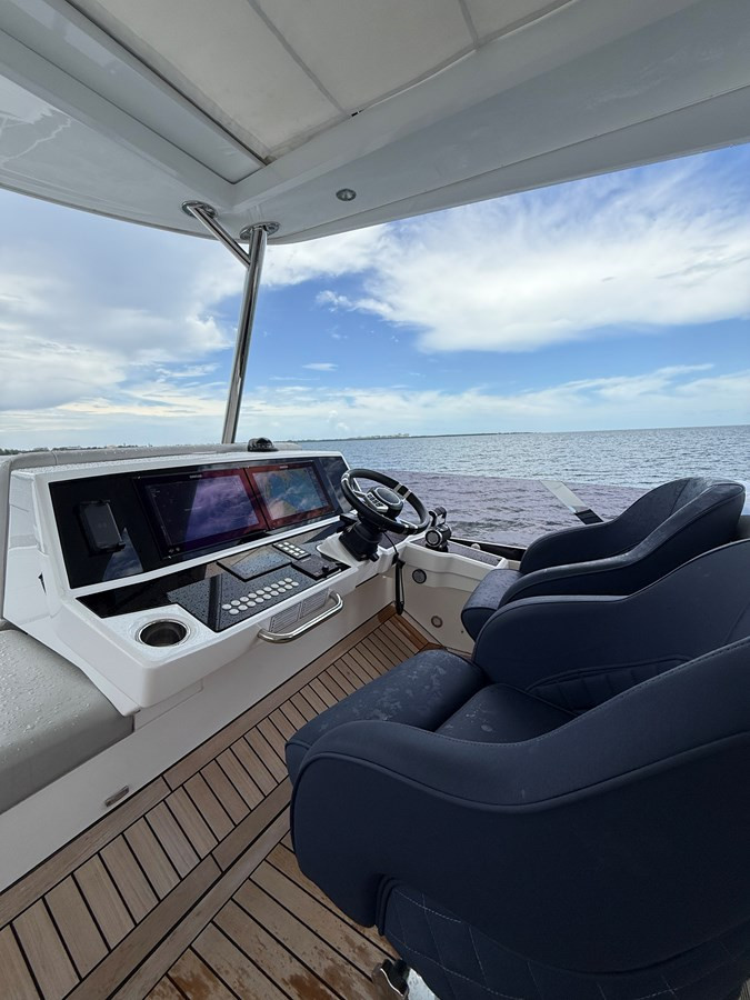 https://arconyachts.ams3.digitaloceanspaces.com/103843/conversions/large_4710319-optimize.jpg