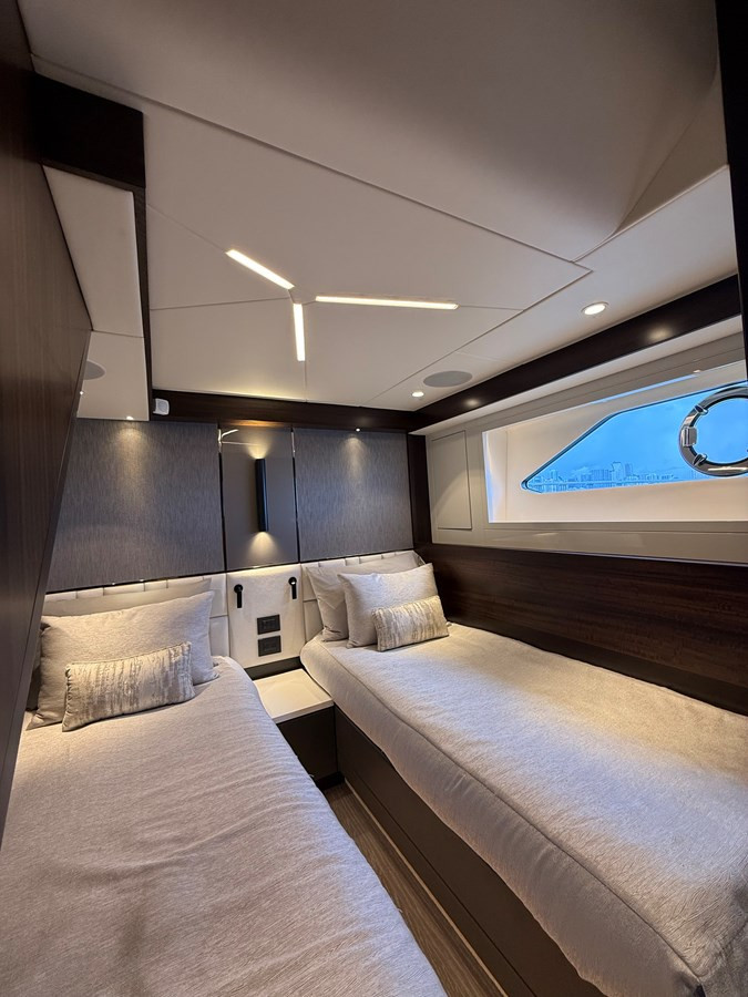 https://arconyachts.ams3.digitaloceanspaces.com/103856/conversions/large_4710324-optimize.jpg