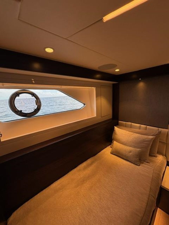 https://arconyachts.ams3.digitaloceanspaces.com/103894/conversions/large_4710337-optimize.jpg