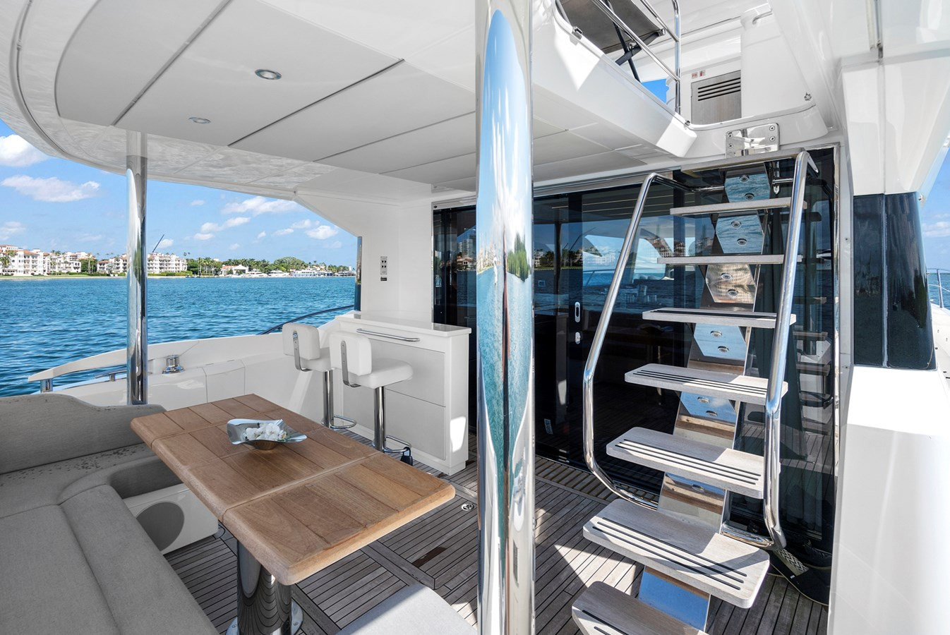 https://arconyachts.ams3.digitaloceanspaces.com/103937/conversions/large_4760260-optimize.jpg