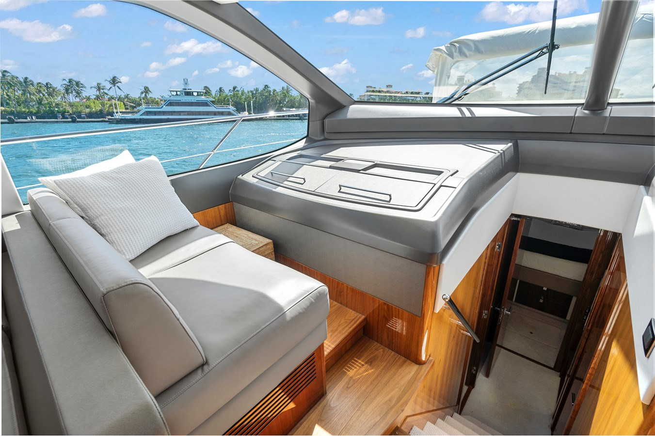https://arconyachts.ams3.digitaloceanspaces.com/103968/conversions/large_4760255-optimize.jpg