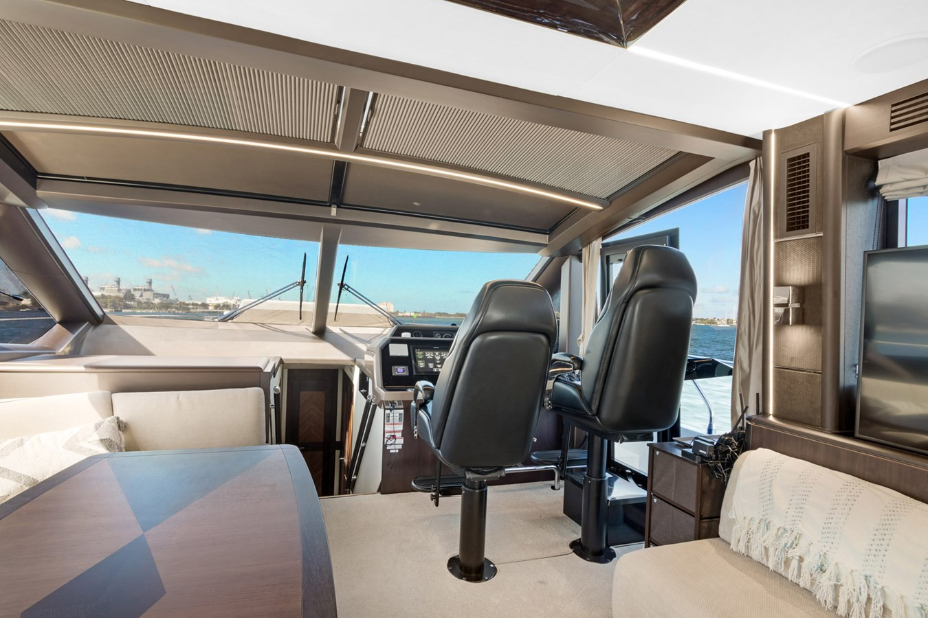https://arconyachts.ams3.digitaloceanspaces.com/103970/conversions/large_4771442-optimize.jpg